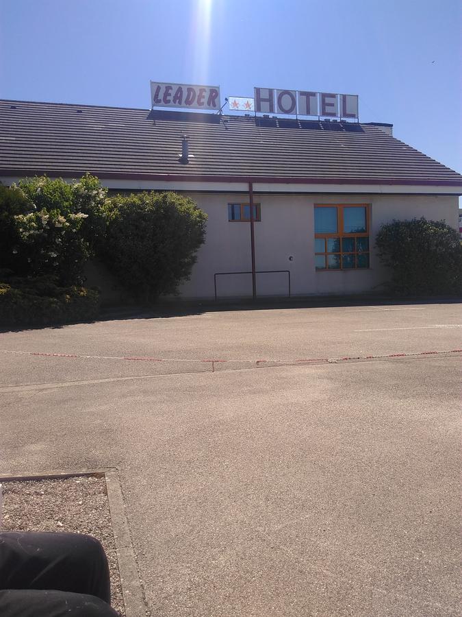 Leader Hôtel Foucherans  Exterior foto
